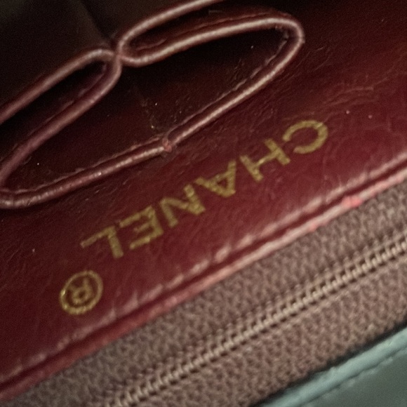 Chanel vintage black small single flap crossbody bag with gold hardware - Picture 13 of 13